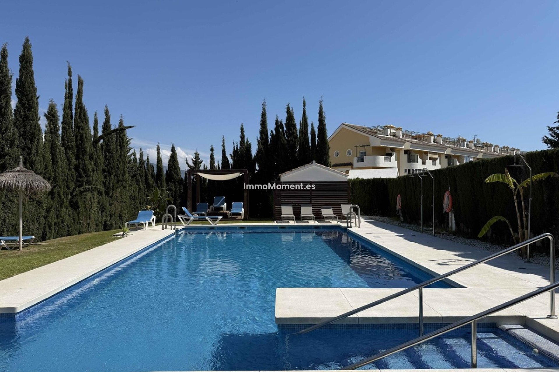 Resale - Apartment - Marbella - Nueva Andalucía