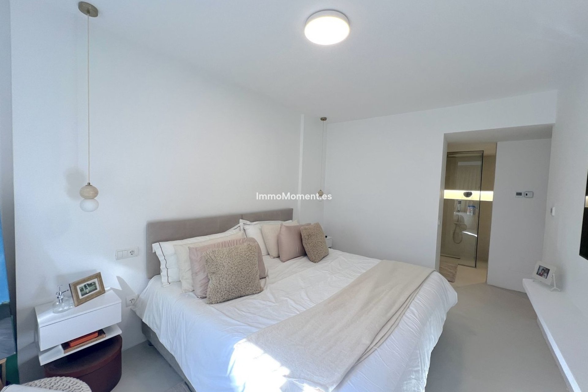 Resale - Apartment - Marbella - Nueva Andalucía