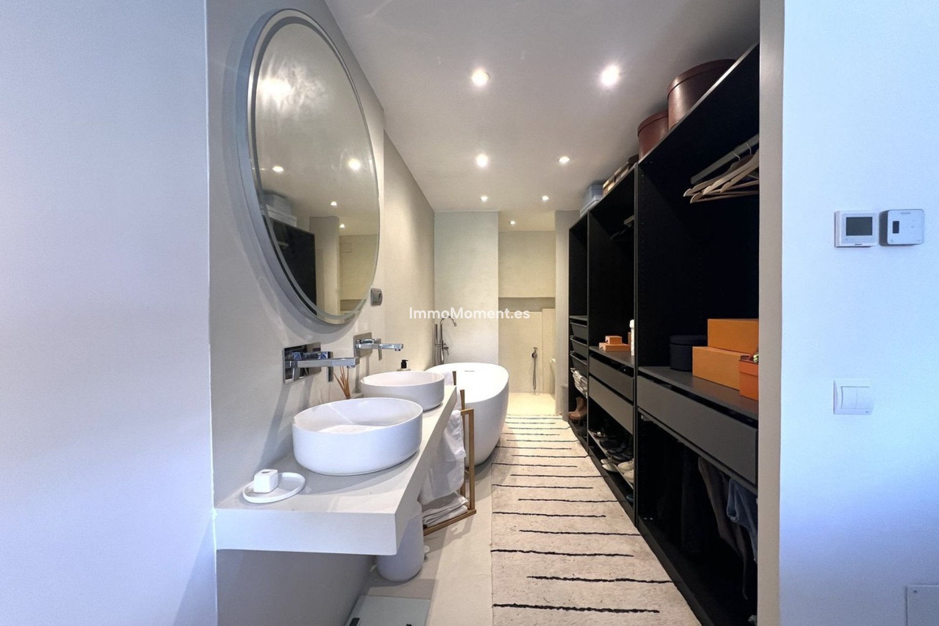 Resale - Apartment - Marbella - Nueva Andalucía