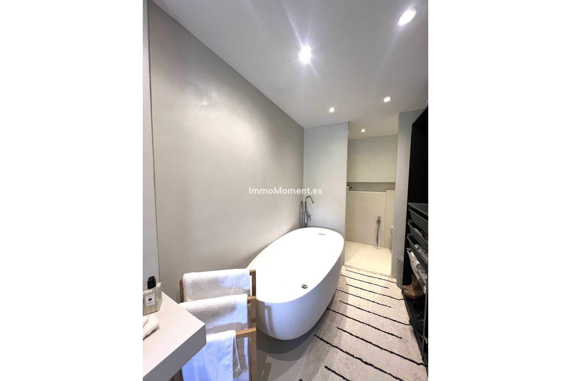 Resale - Apartment - Marbella - Nueva Andalucía