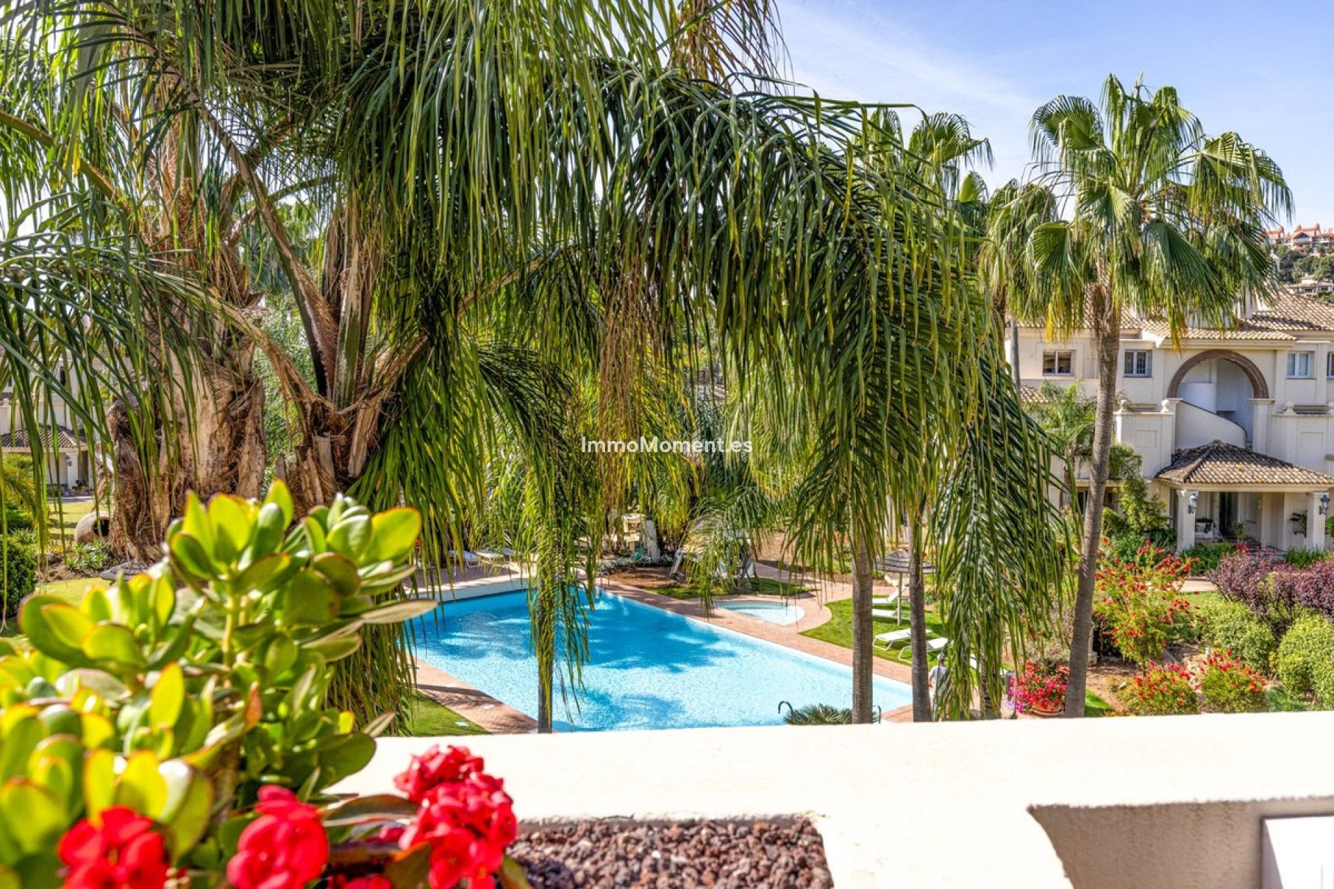 Resale - Apartment - Marbella - Nueva Andalucía