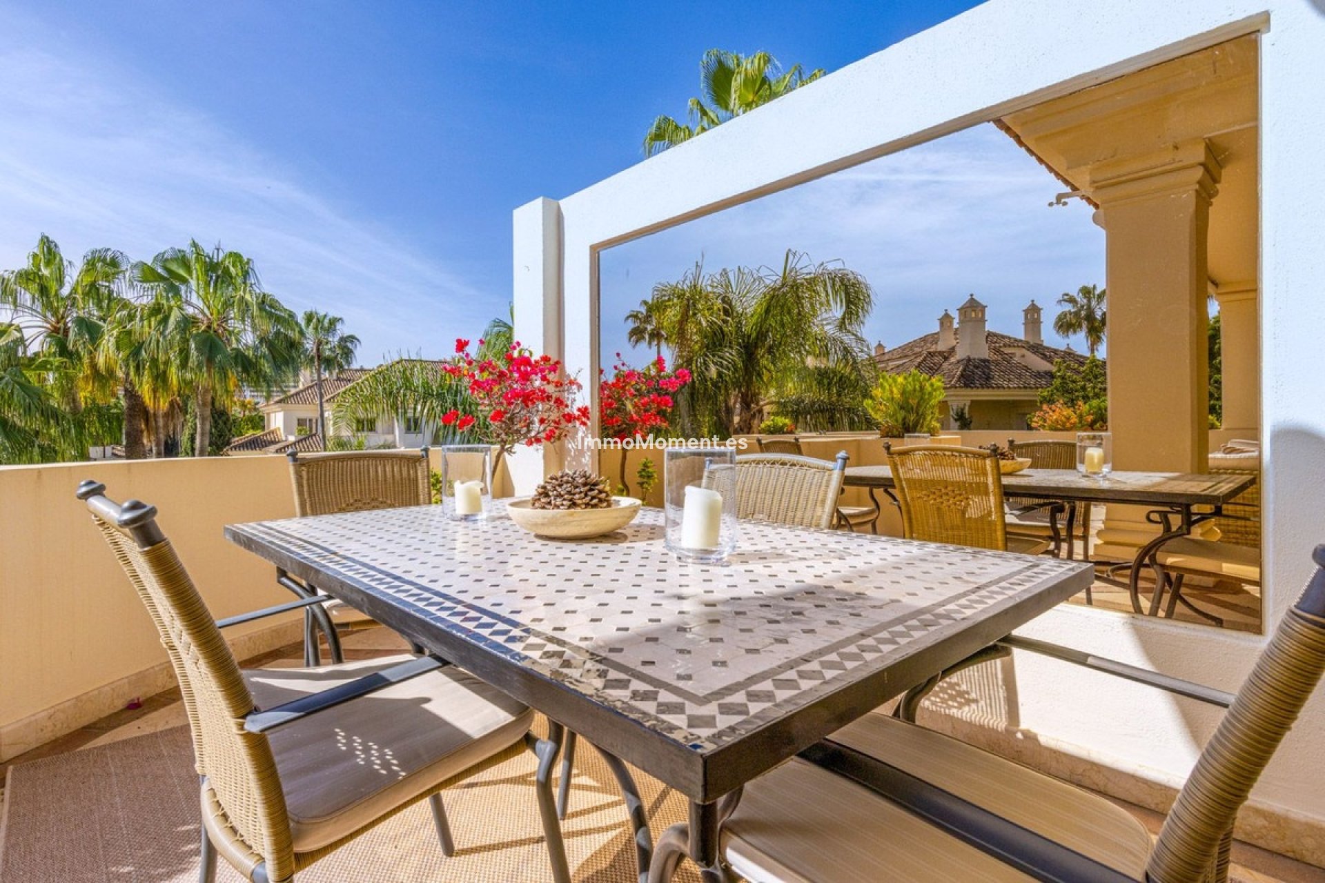 Resale - Apartment - Marbella - Nueva Andalucía