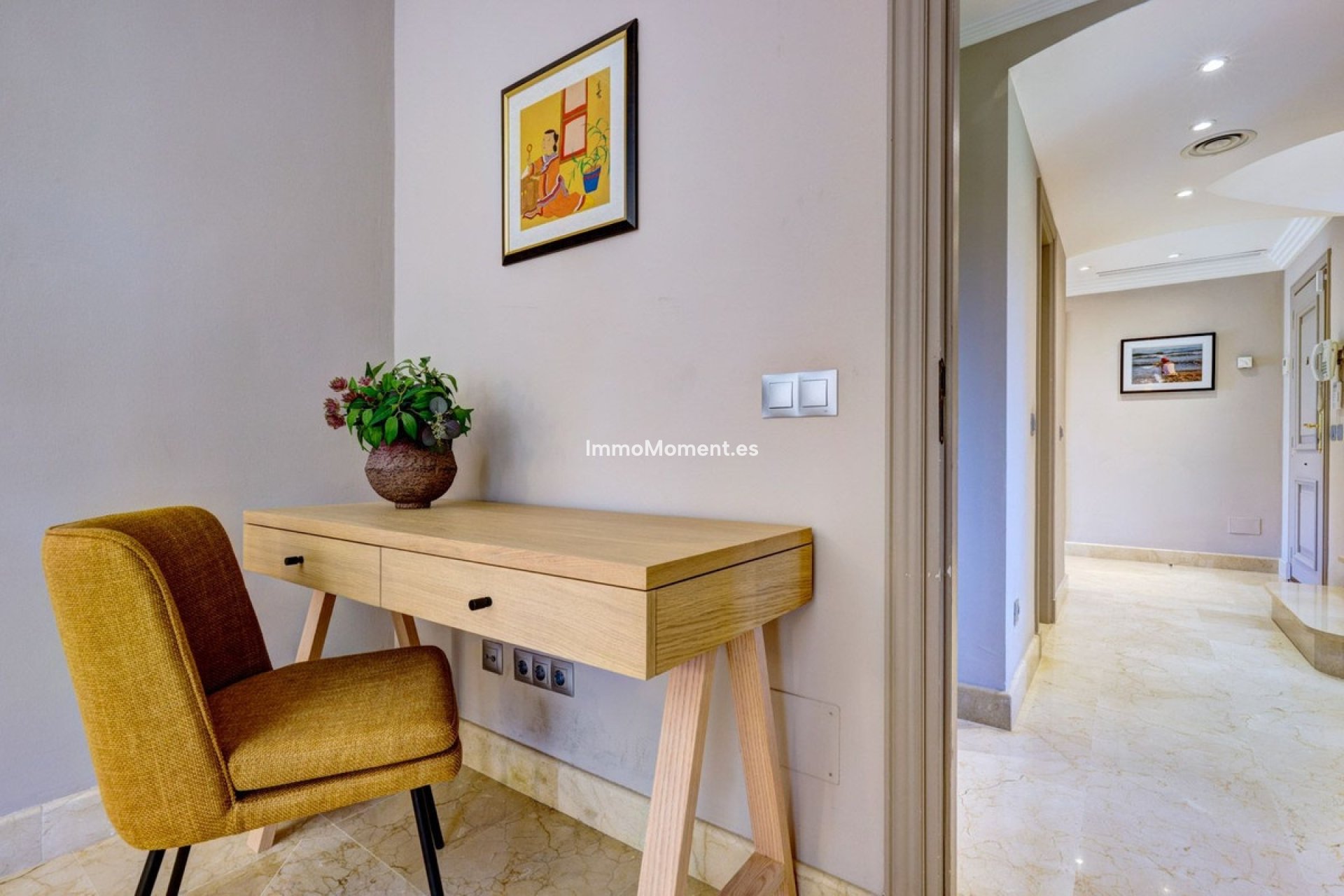 Resale - Apartment - Marbella - Nueva Andalucía