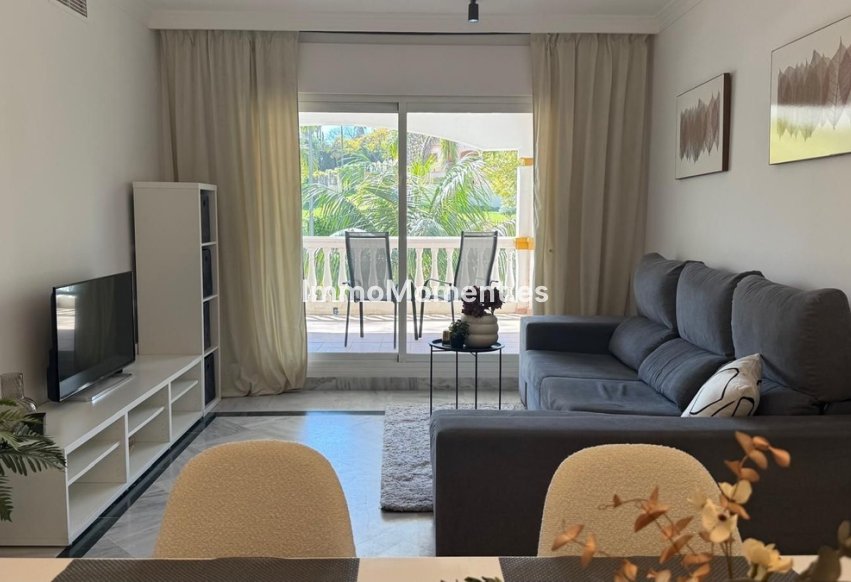 Resale - Apartment - Marbella - Nueva Andalucía
