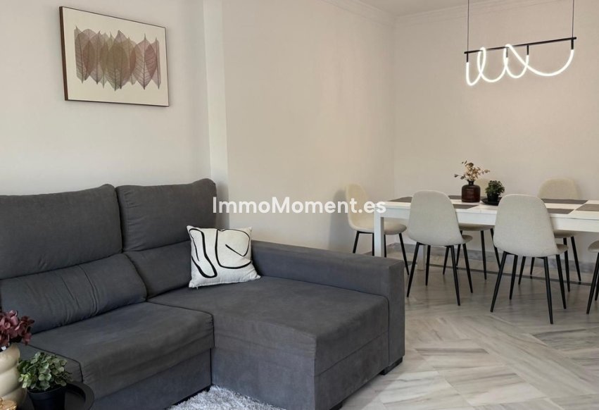 Resale - Apartment - Marbella - Nueva Andalucía