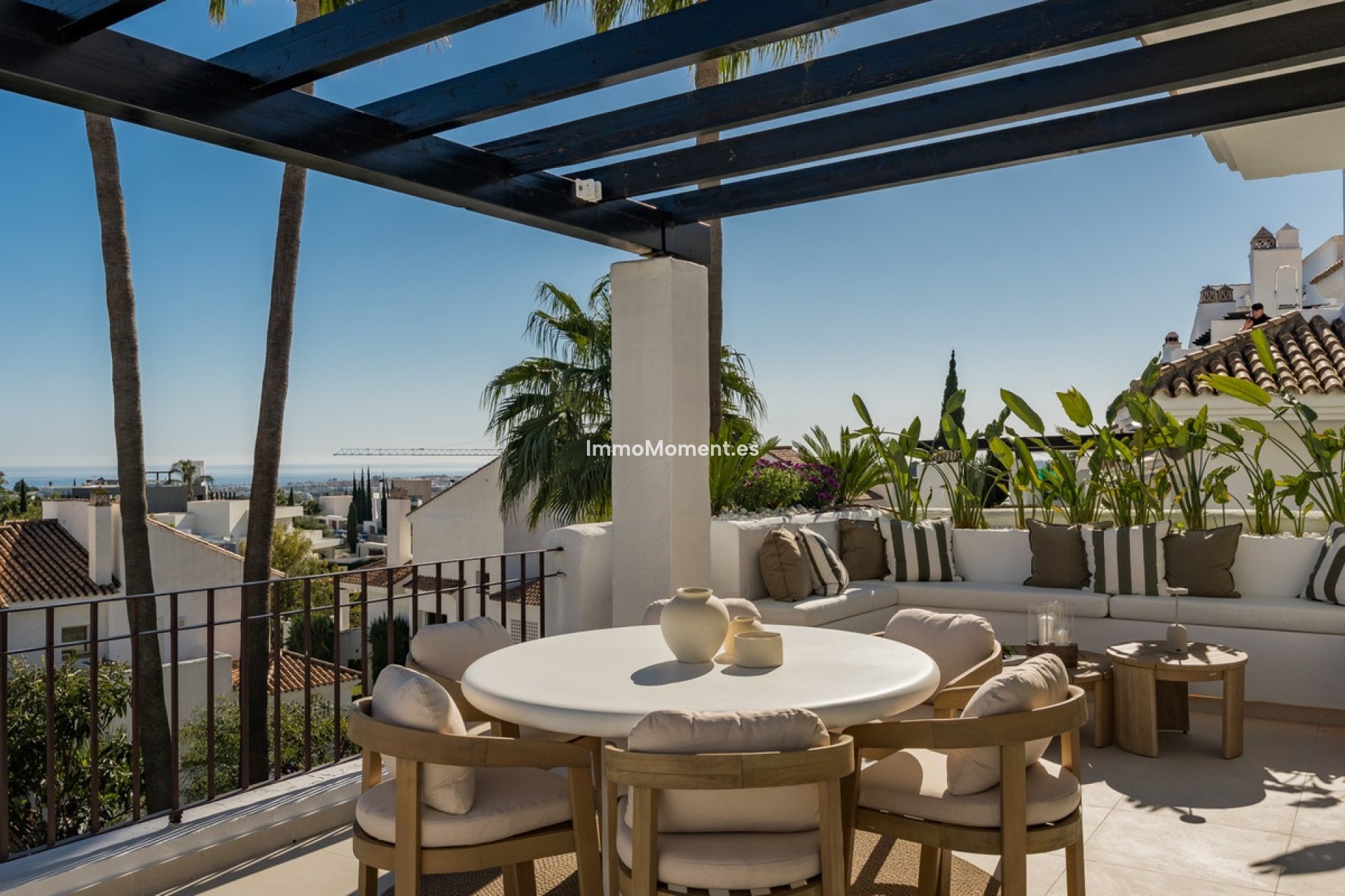 Resale - Apartment - Marbella - Nueva Andalucía