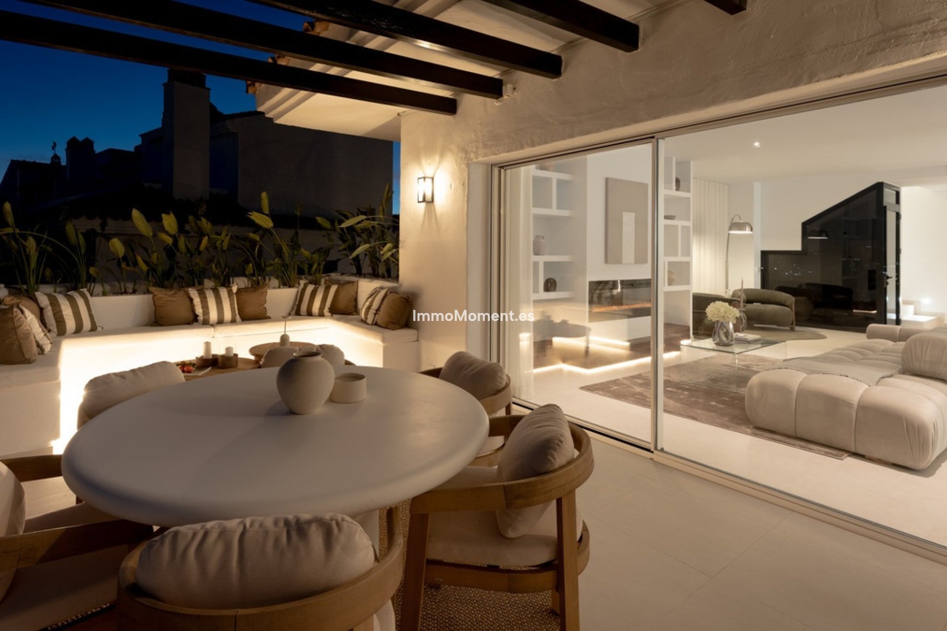 Resale - Apartment - Marbella - Nueva Andalucía