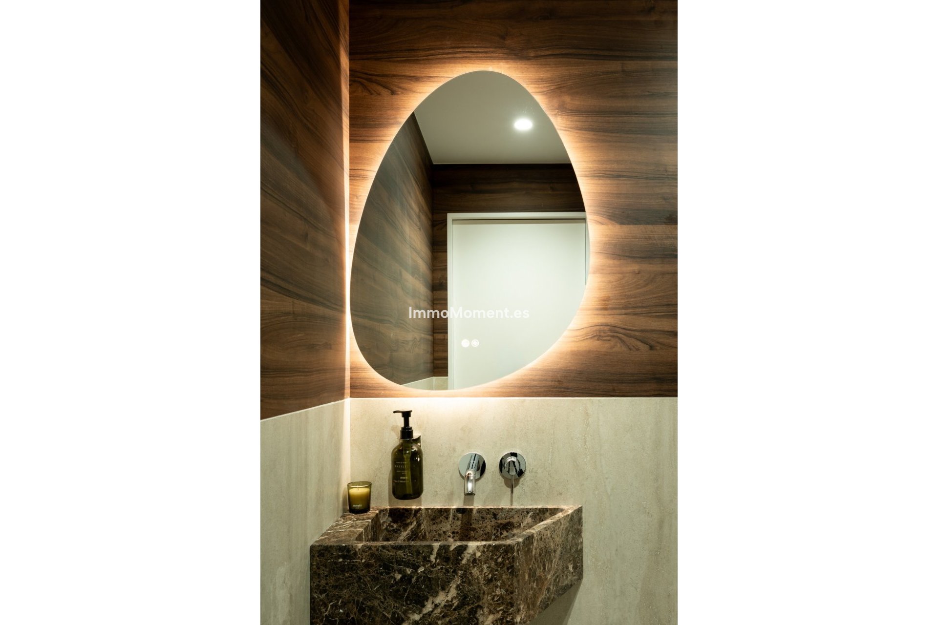 Resale - Apartment - Marbella - Nueva Andalucía