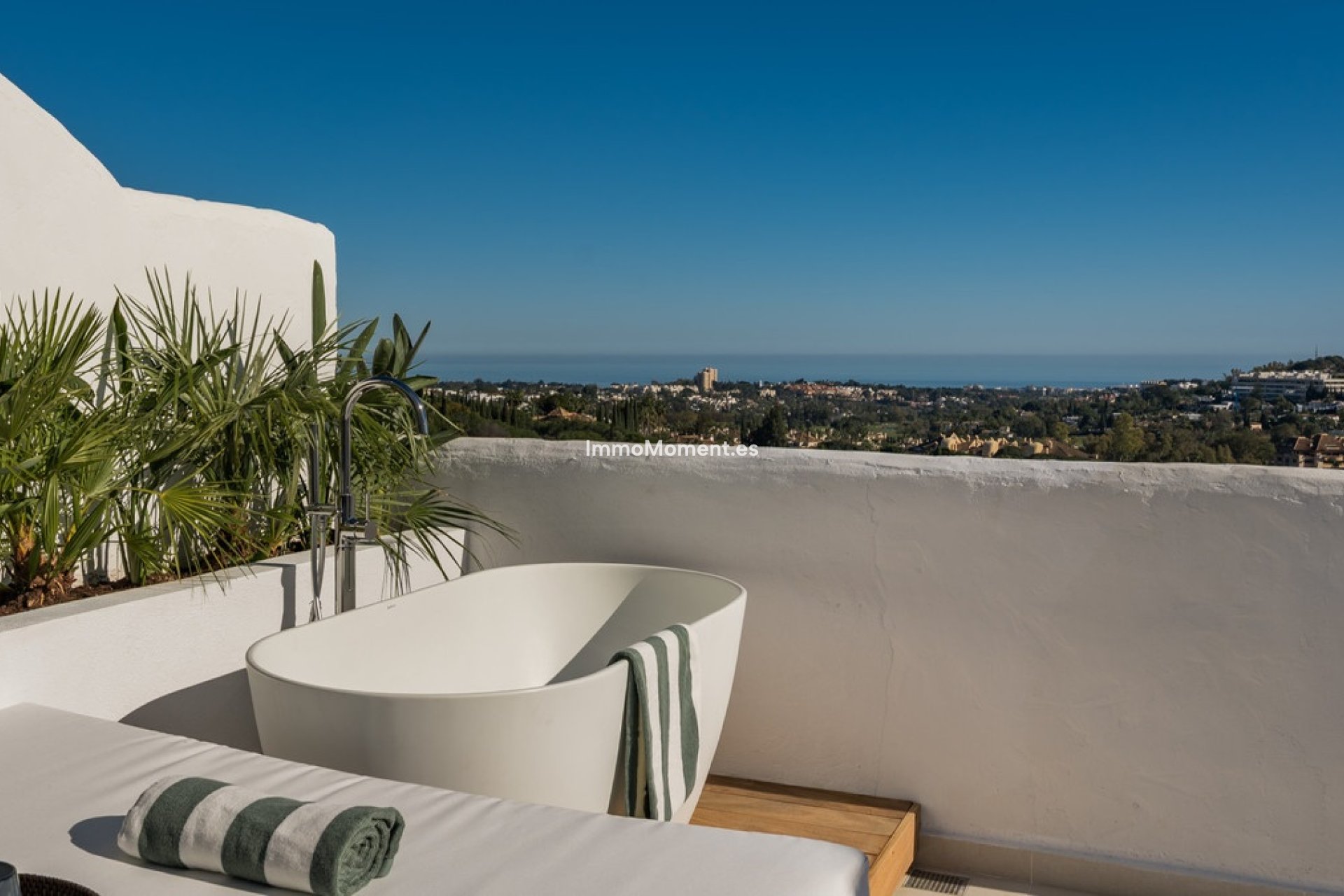 Resale - Apartment - Marbella - Nueva Andalucía