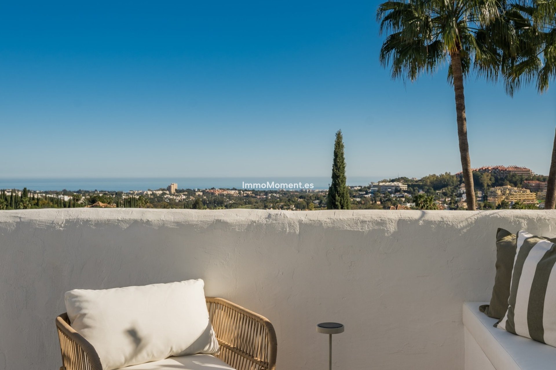 Resale - Apartment - Marbella - Nueva Andalucía