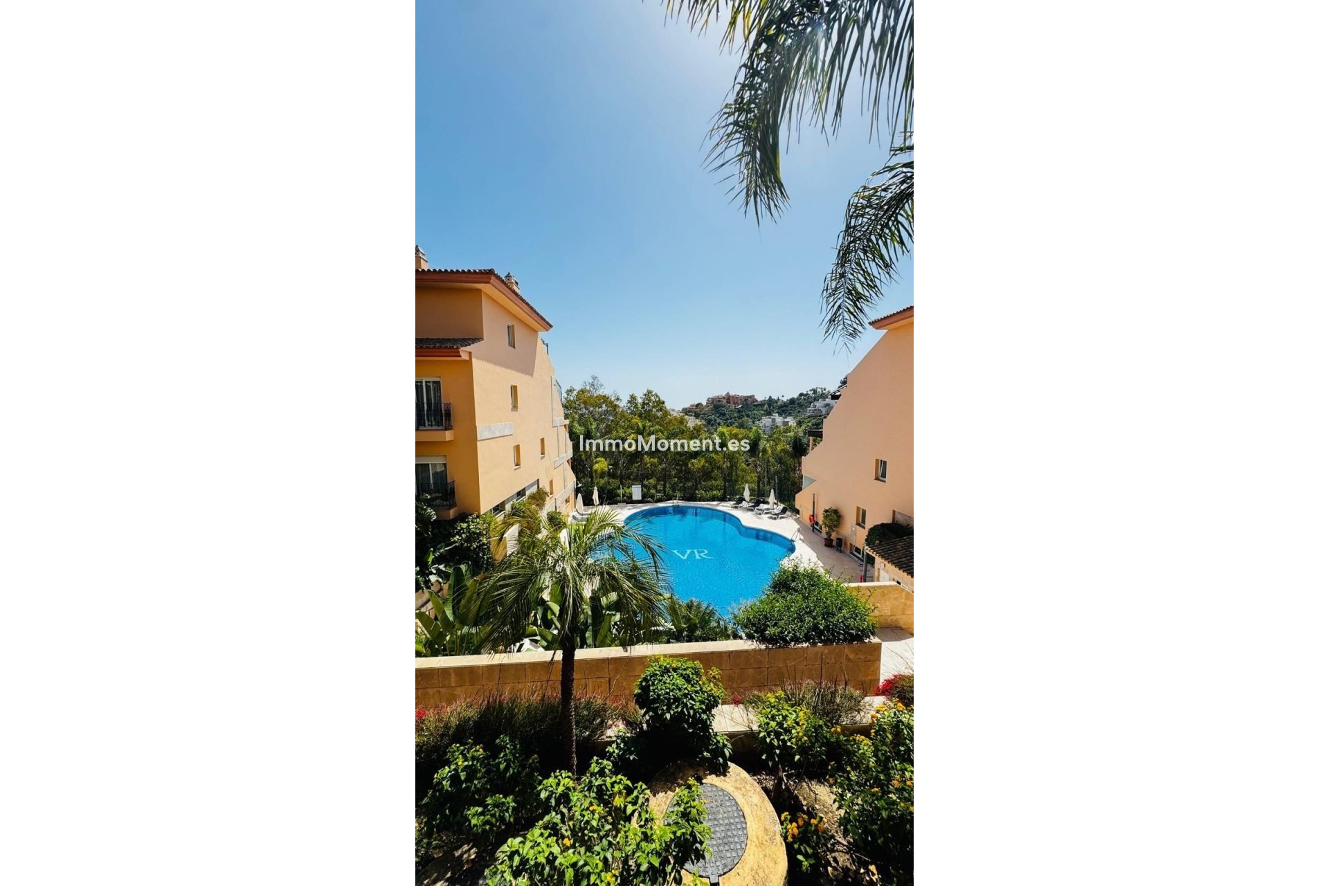 Resale - Apartment - Marbella - Nueva Andalucía