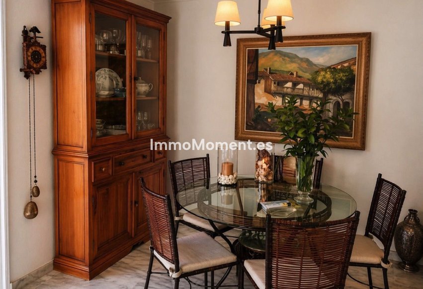 Resale - Apartment - Marbella - Nueva Andalucía