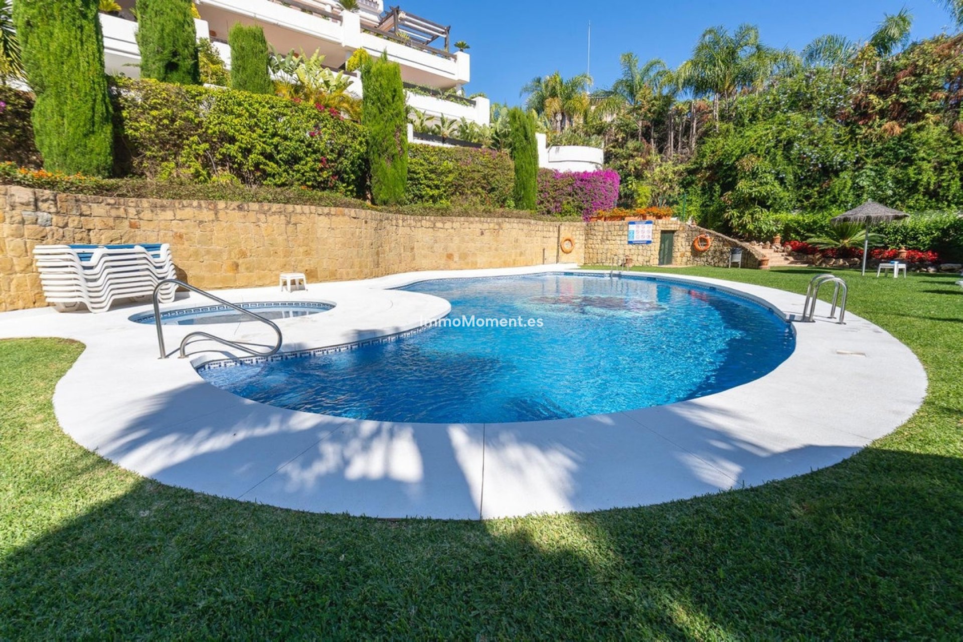 Resale - Apartment - Marbella - Nueva Andalucía