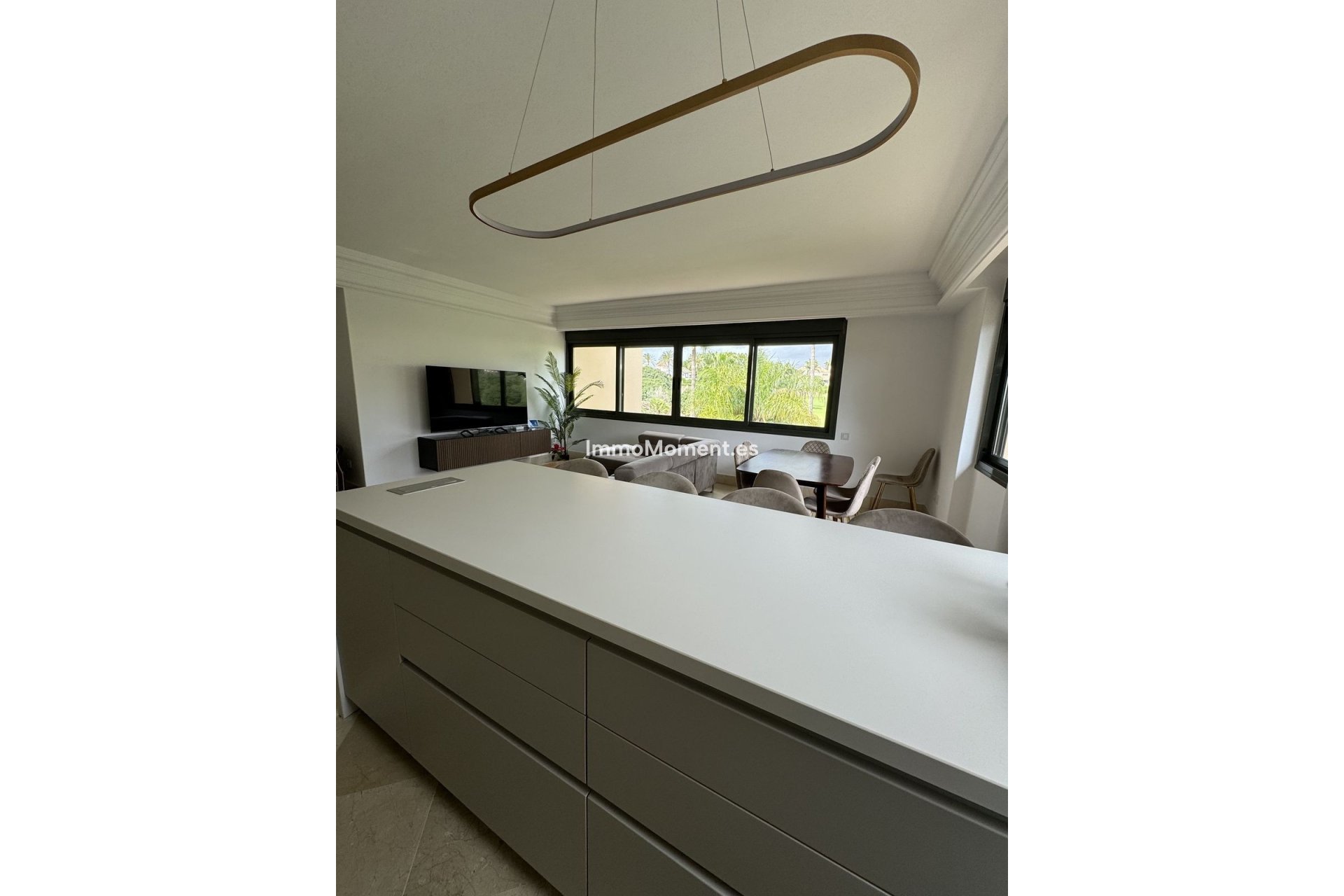 Resale - Apartment - Marbella - Nueva Andalucía