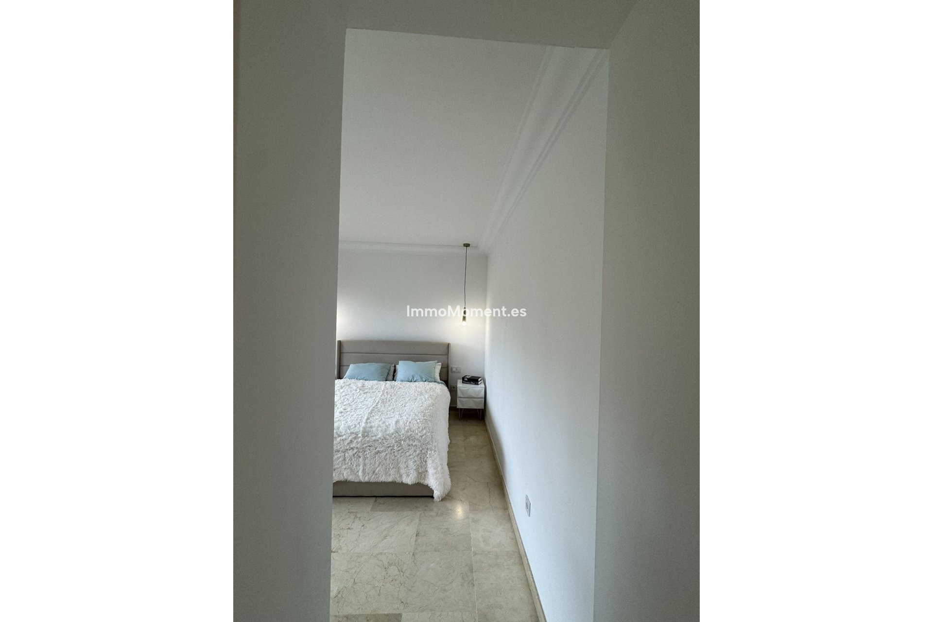 Resale - Apartment - Marbella - Nueva Andalucía