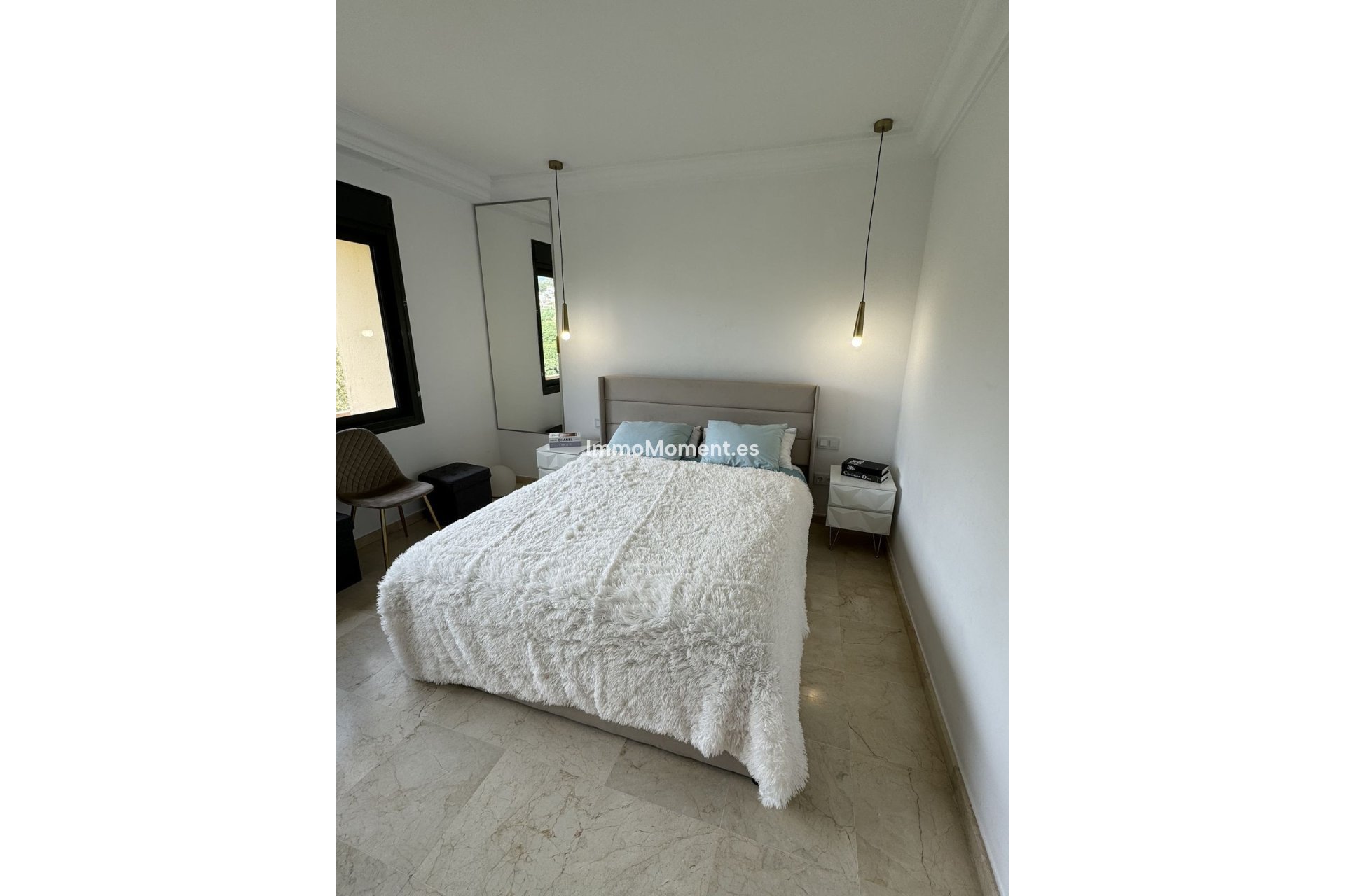 Resale - Apartment - Marbella - Nueva Andalucía