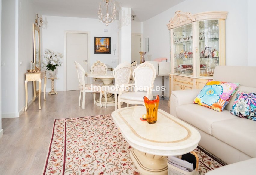 Resale - Apartment - Marbella - Nueva Andalucía
