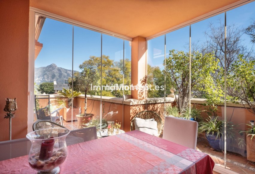 Resale - Apartment - Marbella - Nueva Andalucía