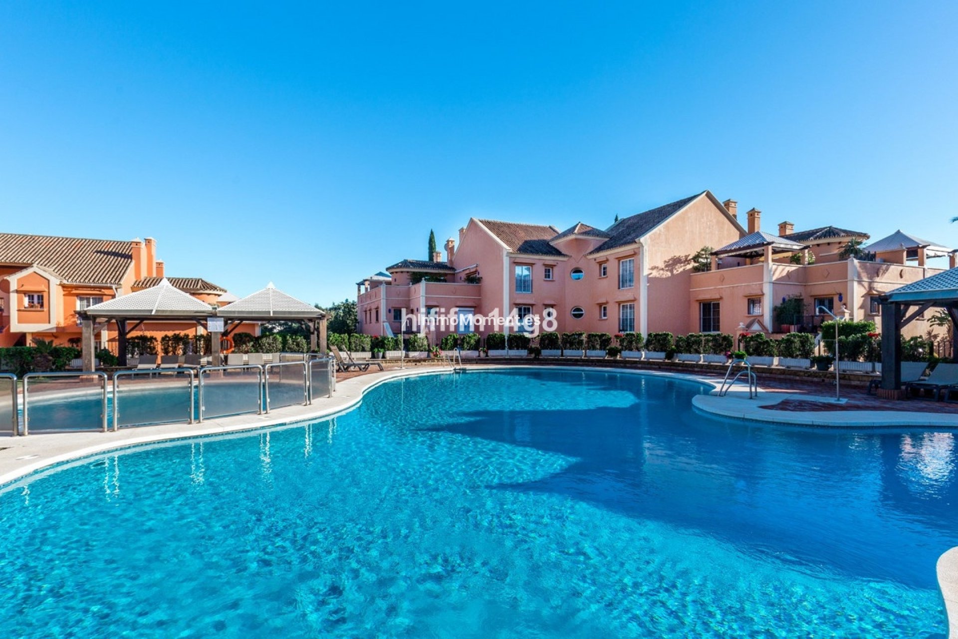 Resale - Apartment - Marbella - Nueva Andalucía