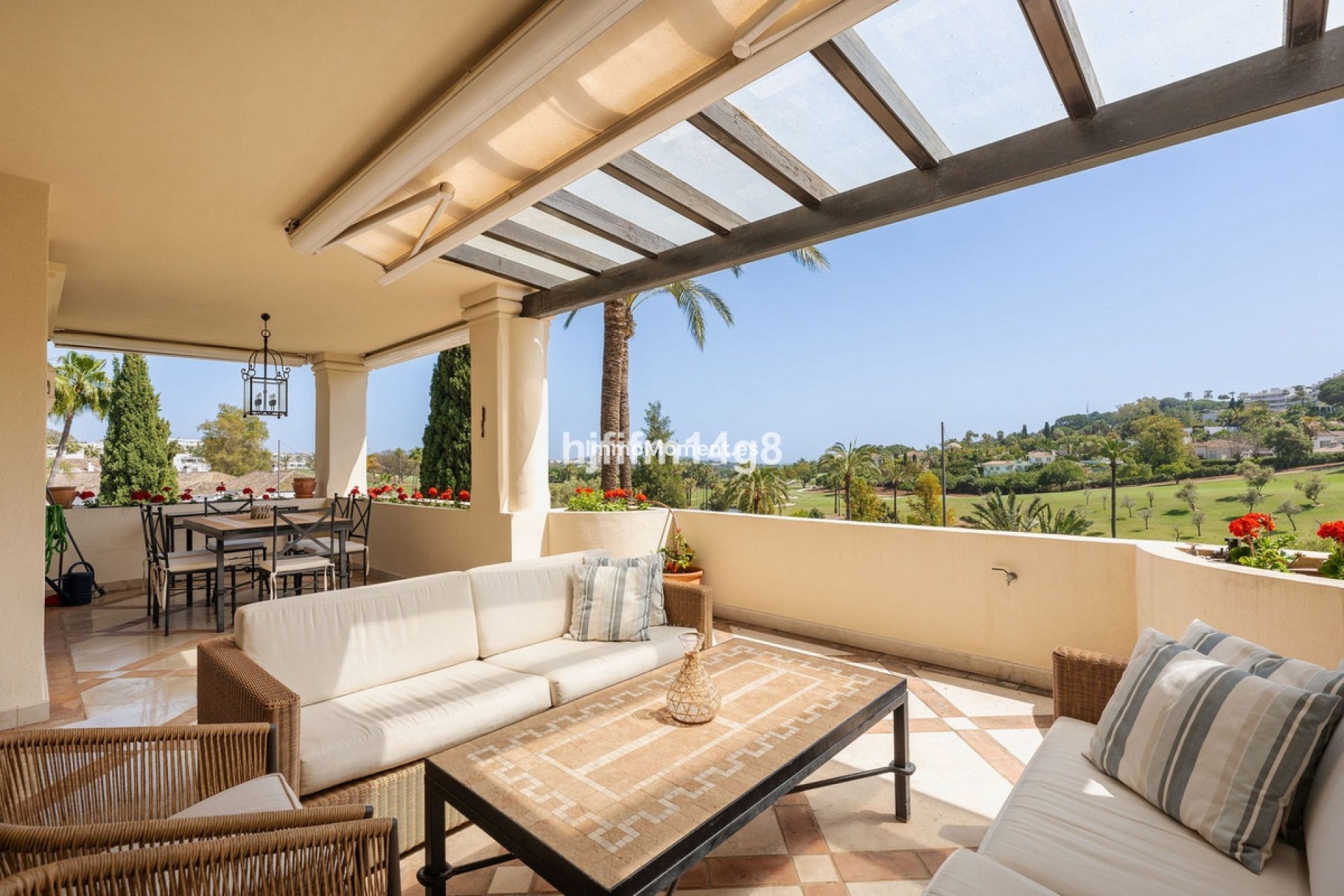 Resale - Apartment - Marbella - Nueva Andalucía