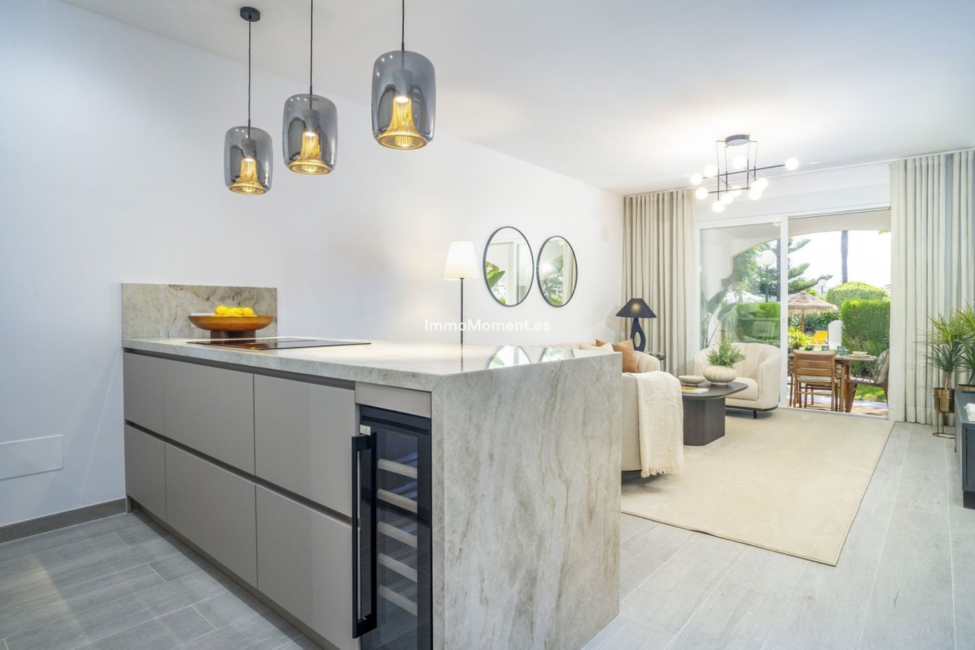 Resale - Apartment - Marbella - Nueva Andalucía