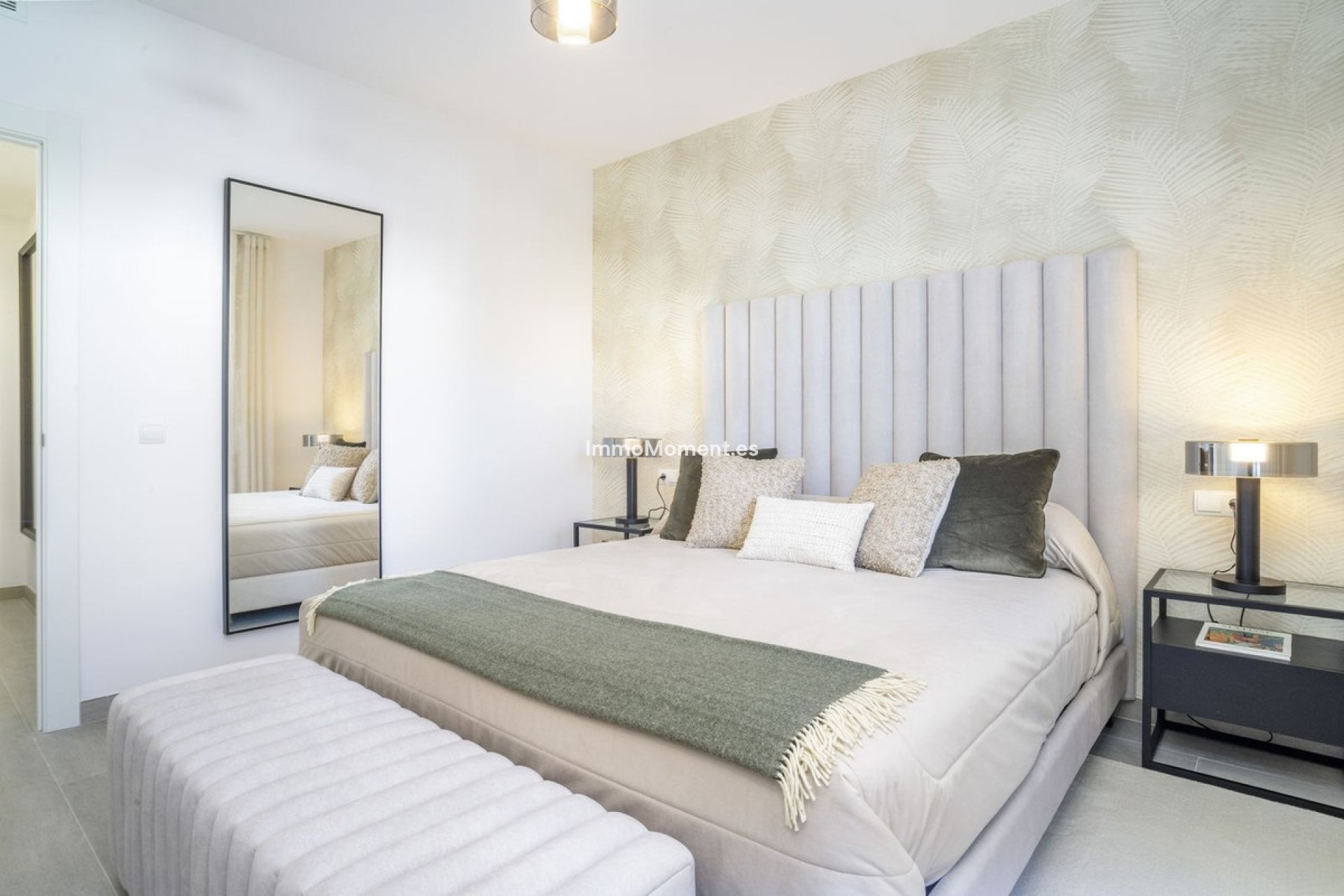 Resale - Apartment - Marbella - Nueva Andalucía