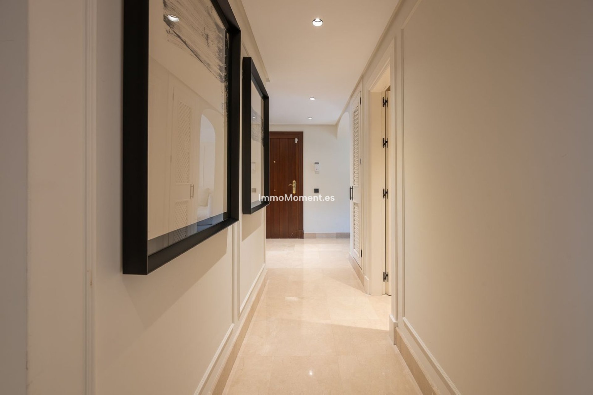 Resale - Apartment - Marbella - Nueva Andalucía