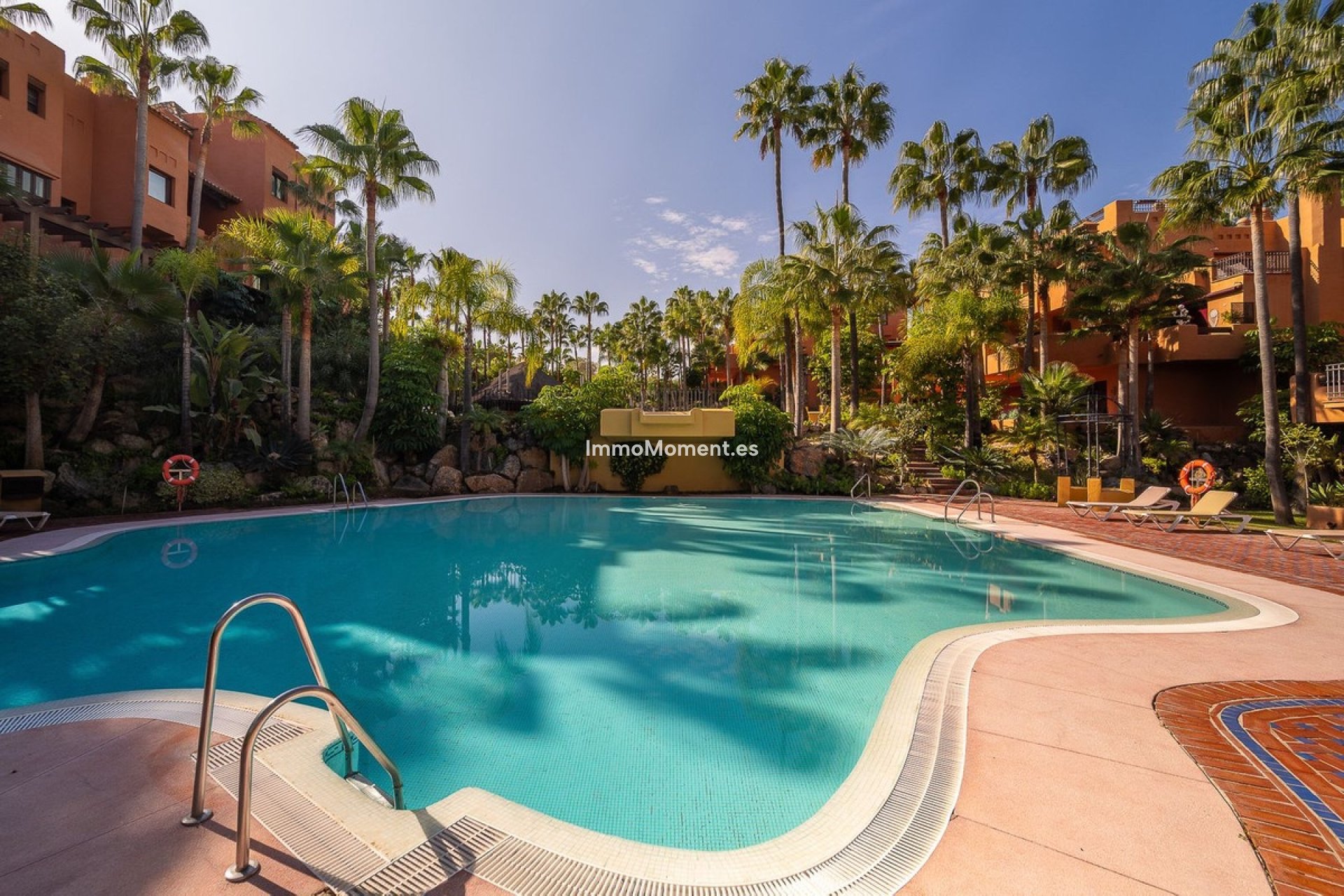 Resale - Apartment - Marbella - Nueva Andalucía