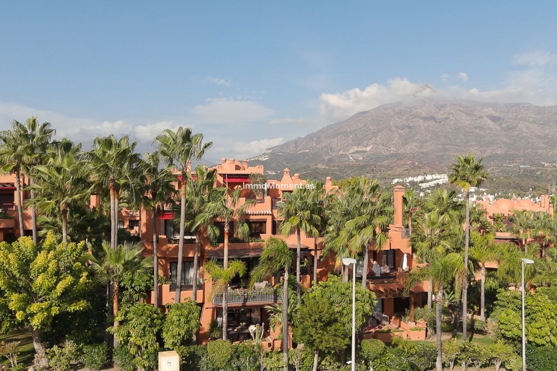 Resale - Apartment - Marbella - Nueva Andalucía