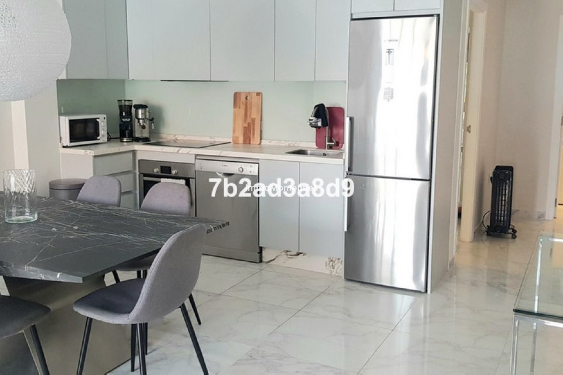 Resale - Apartment - Marbella - Nueva Andalucía
