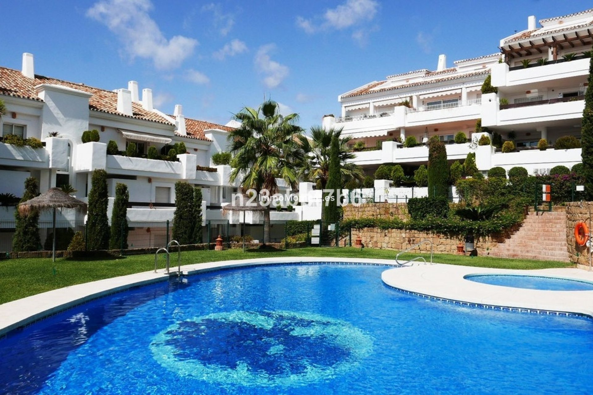 Resale - Apartment - Marbella - Nueva Andalucía