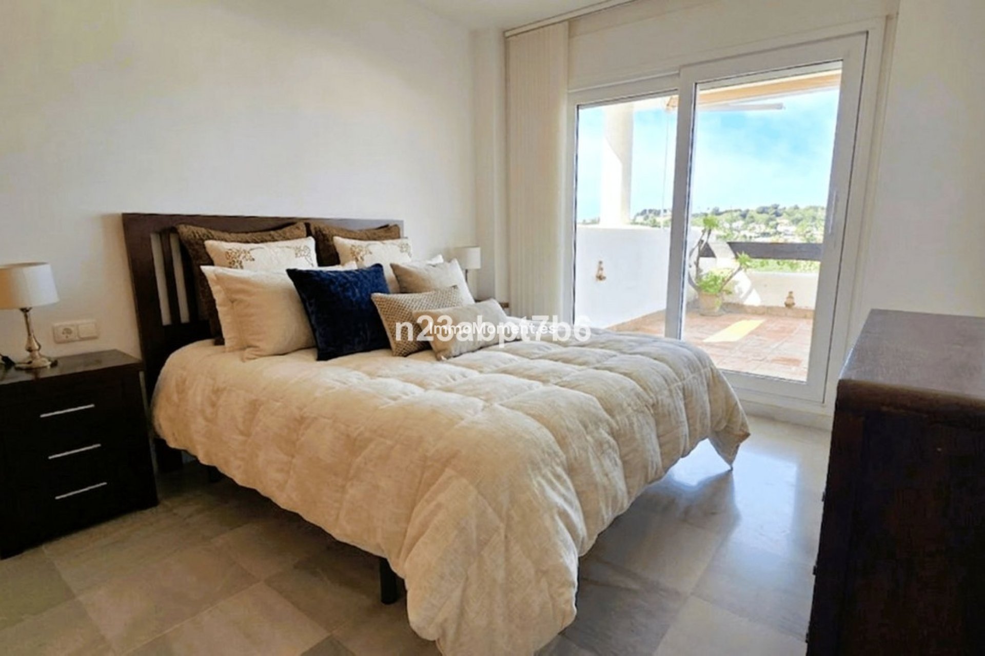 Resale - Apartment - Marbella - Nueva Andalucía