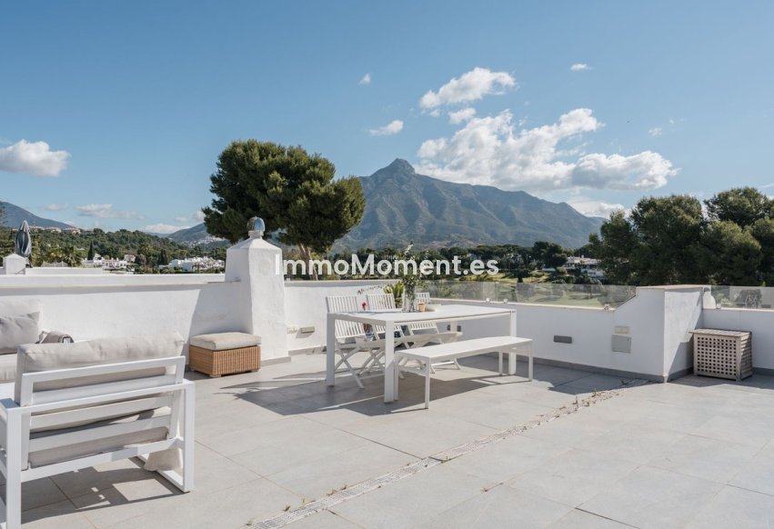 Resale - Apartment - Marbella - Nueva Andalucía