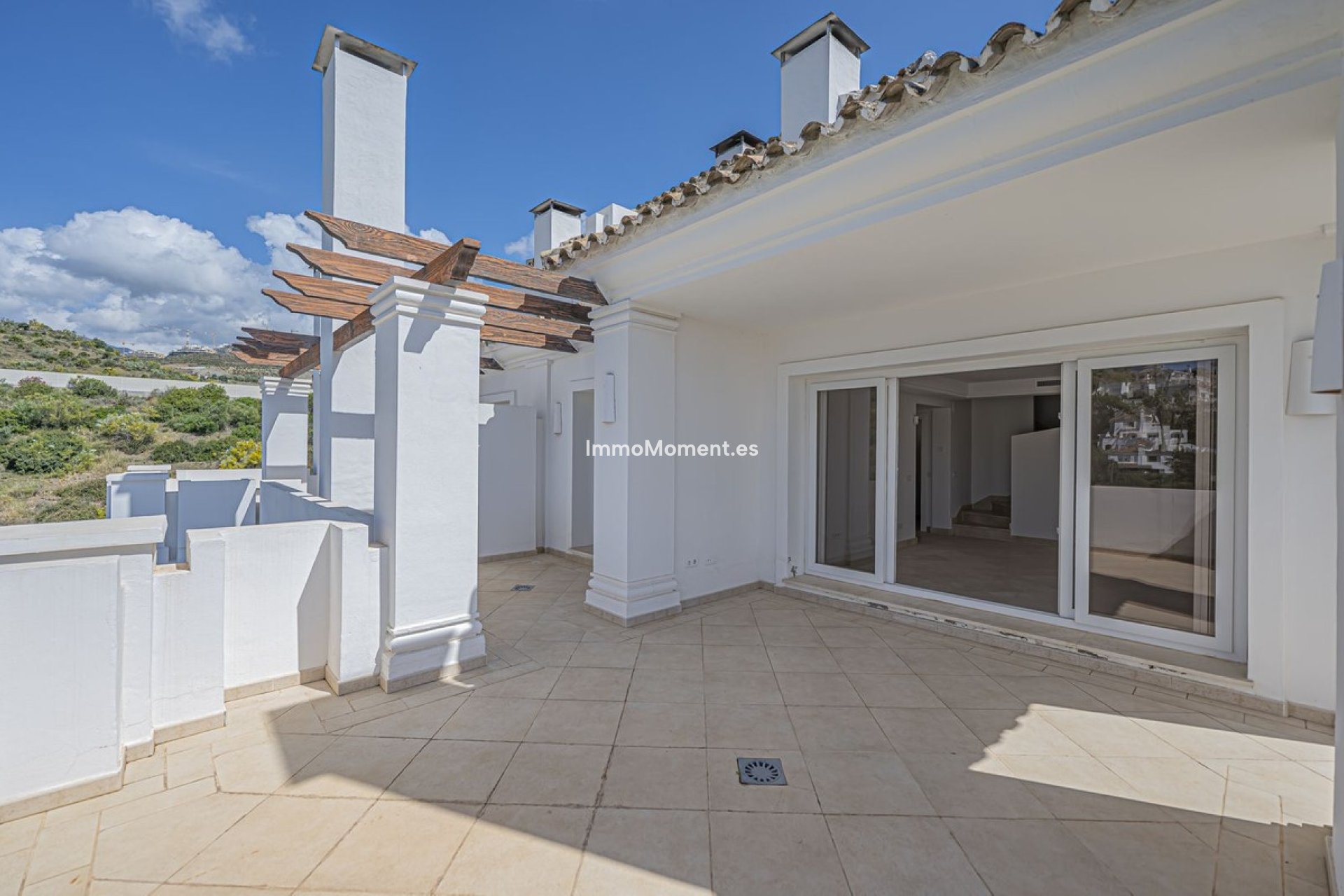 Resale - Apartment - Marbella - Nueva Andalucía