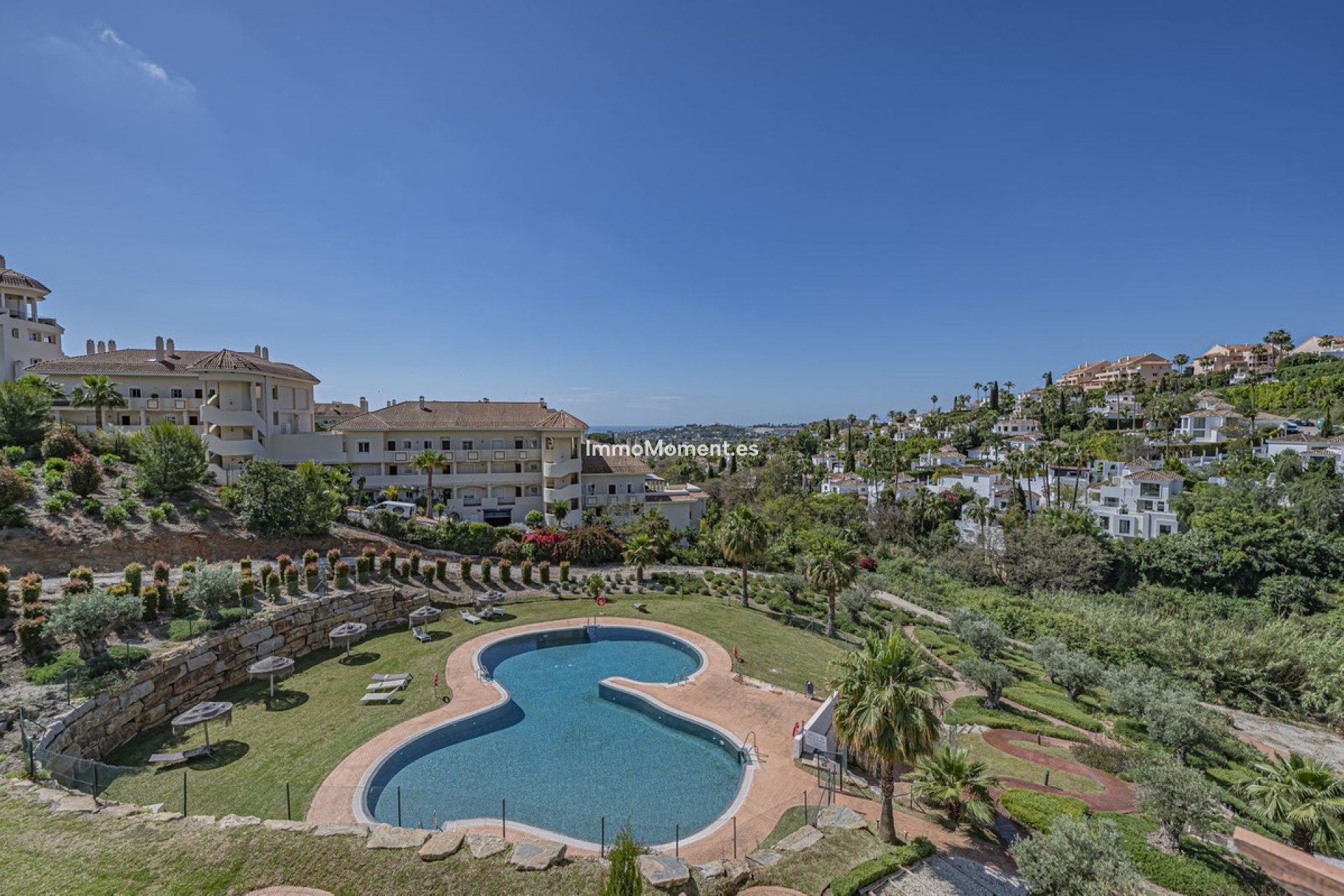 Resale - Apartment - Marbella - Nueva Andalucía