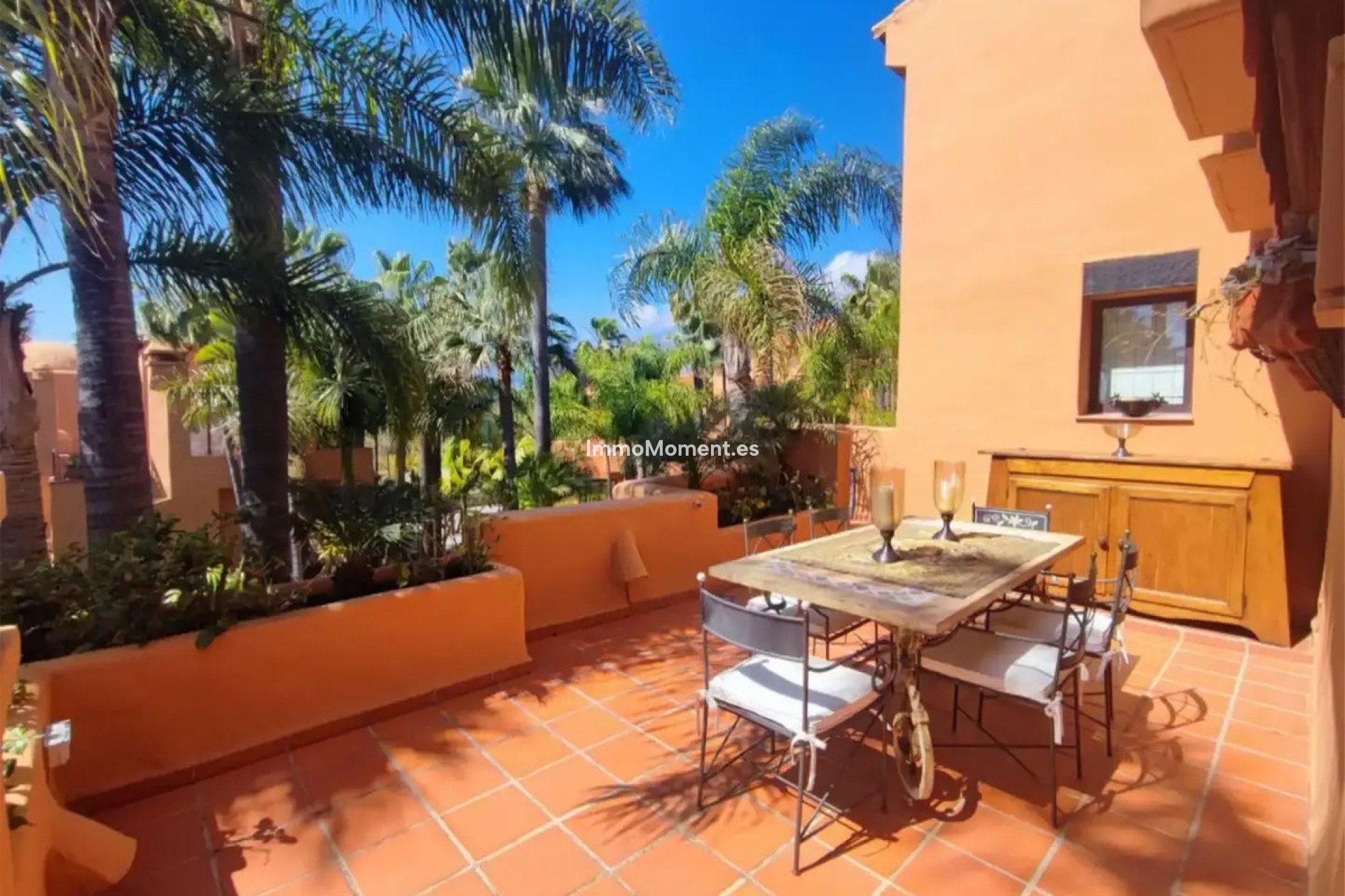 Resale - Apartment - Marbella - Nueva Andalucía