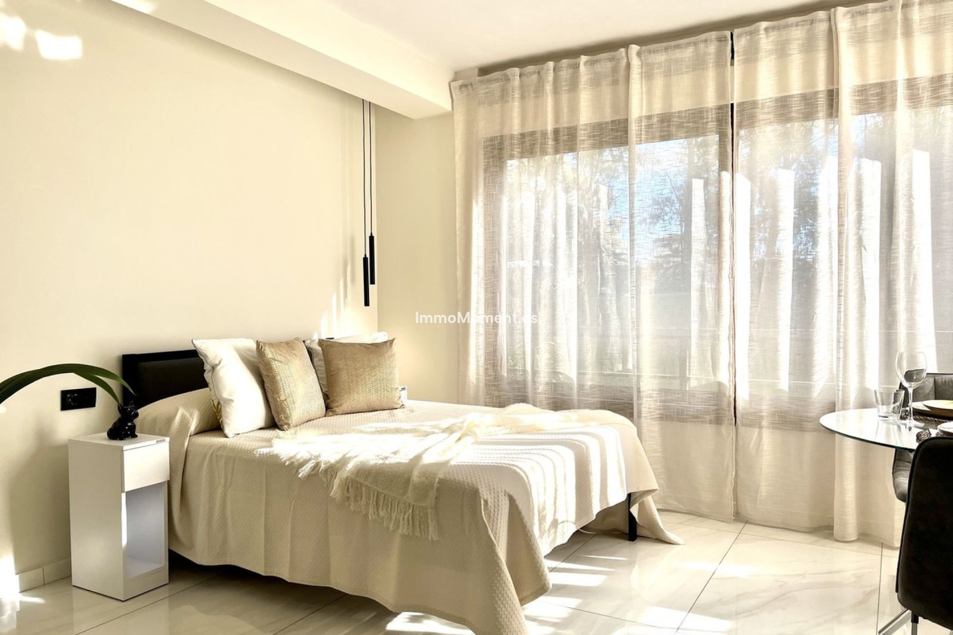 Resale - Apartment - Marbella - Nueva Andalucía