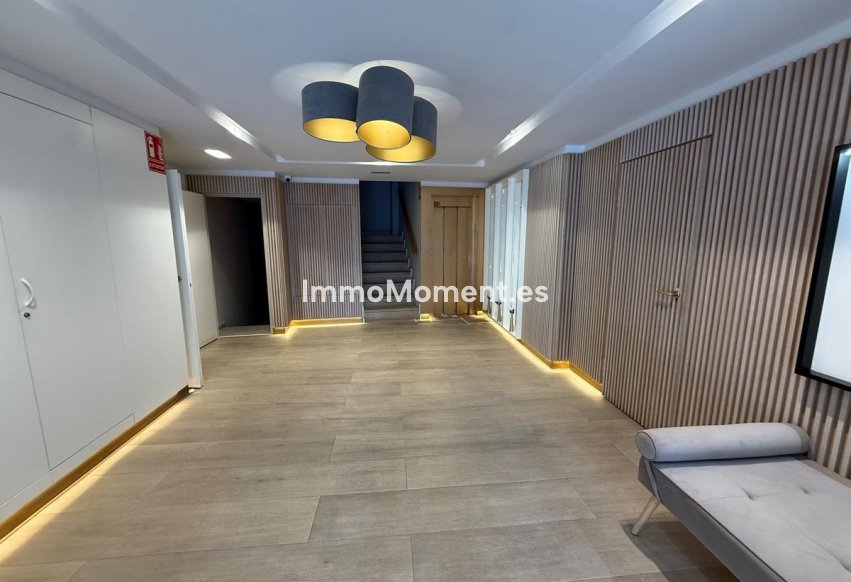 Resale - Apartment - Marbella - Nueva Andalucía
