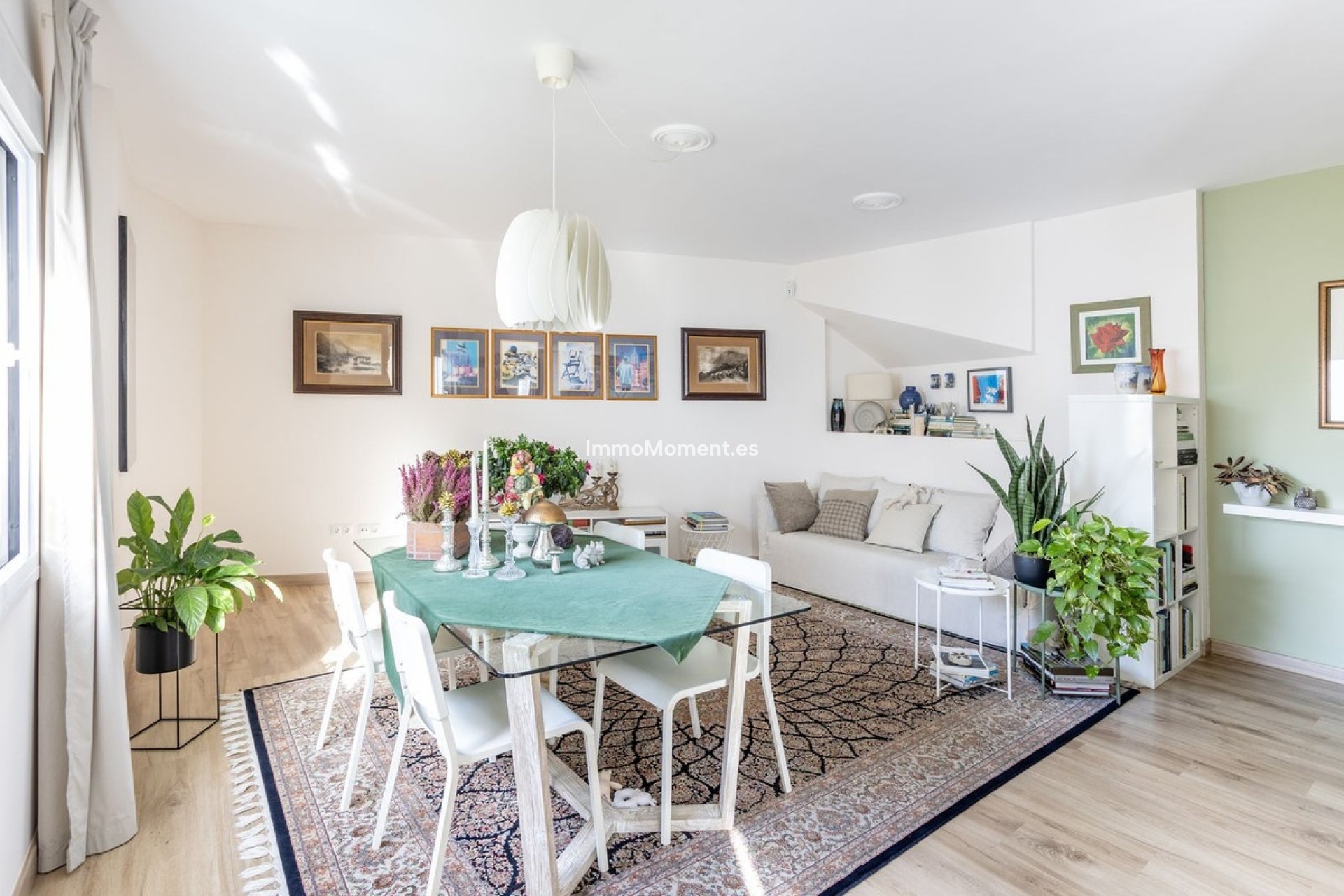 Resale - Apartment - Marbella - Nueva Andalucía