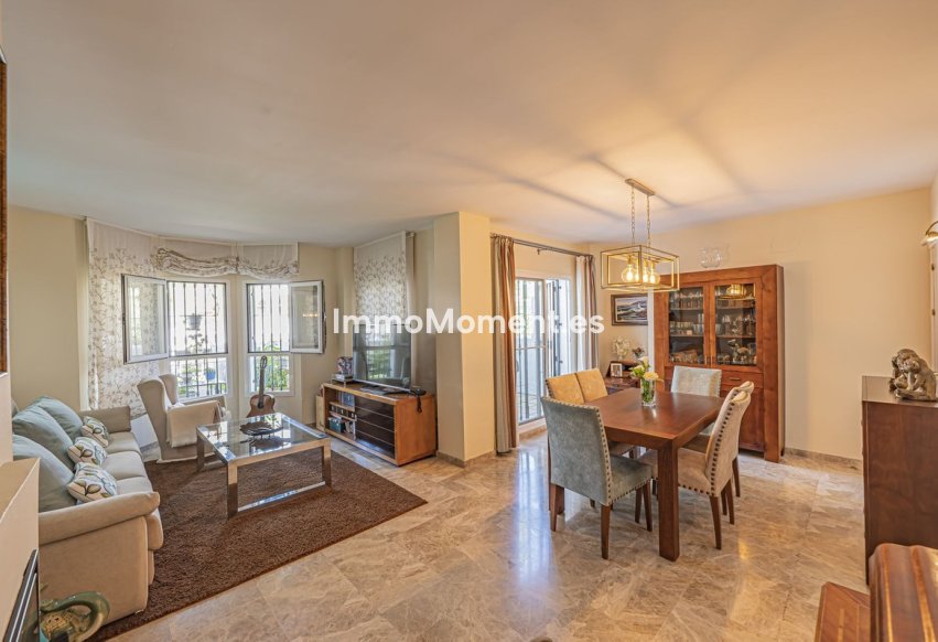 Resale - Apartment - Marbella - Nueva Andalucía