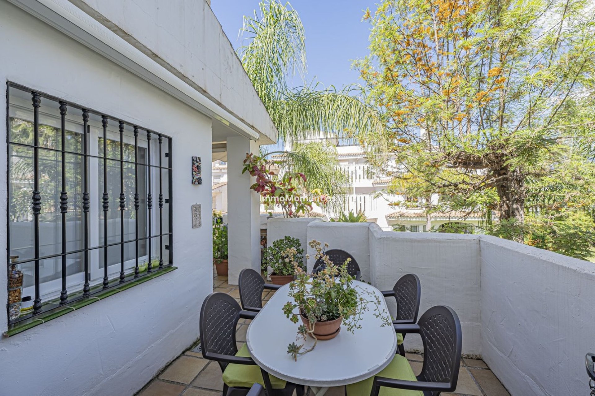 Resale - Apartment - Marbella - Nueva Andalucía