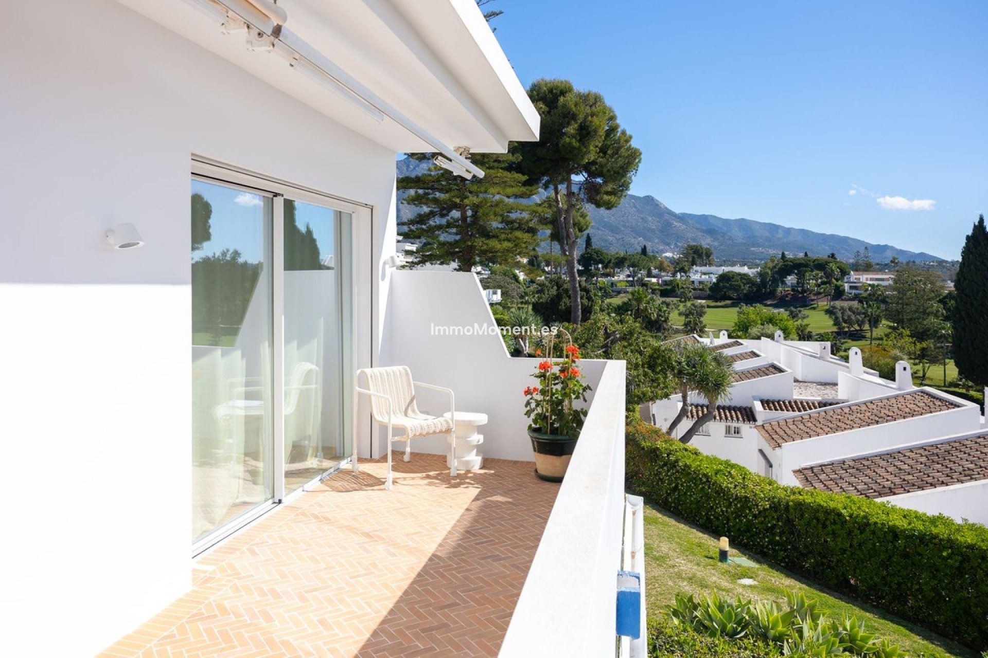 Resale - Apartment - Marbella - Nueva Andalucía