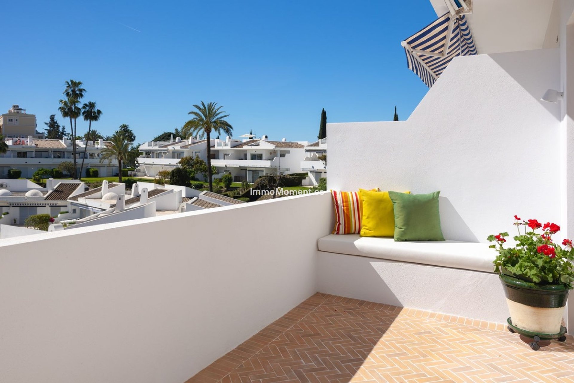 Resale - Apartment - Marbella - Nueva Andalucía