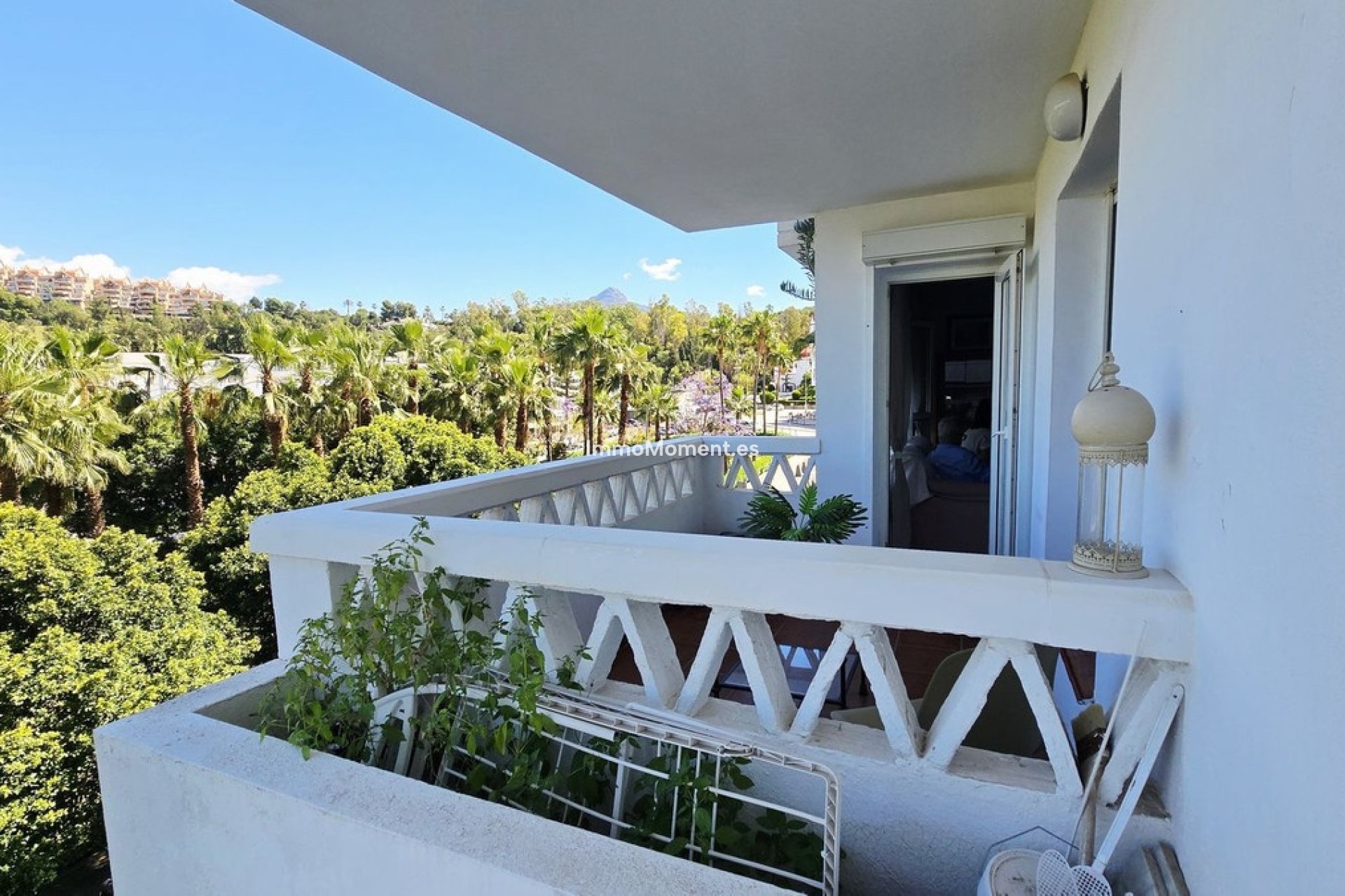 Resale - Apartment - Marbella - Nueva Andalucía