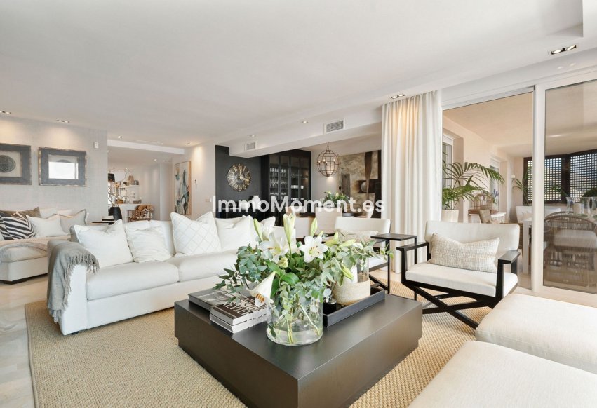 Resale - Apartment - Marbella - Nueva Andalucía
