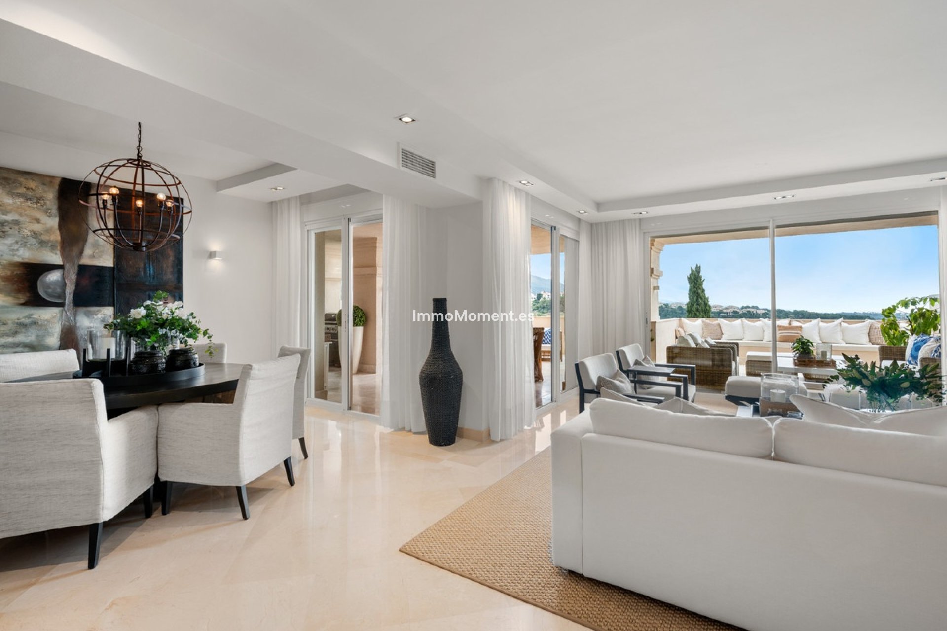 Resale - Apartment - Marbella - Nueva Andalucía