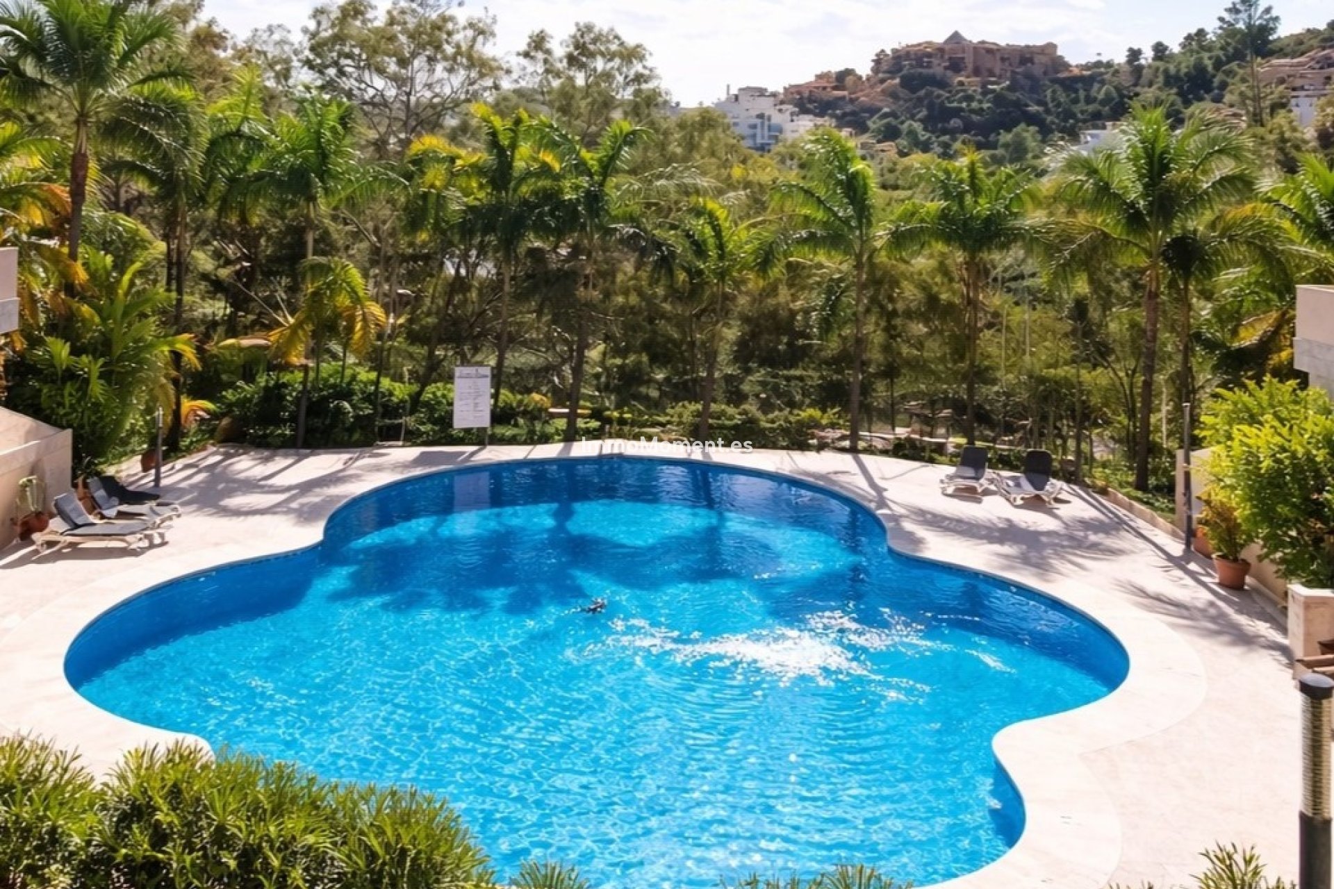 Resale - Apartment - Marbella - Nueva Andalucía