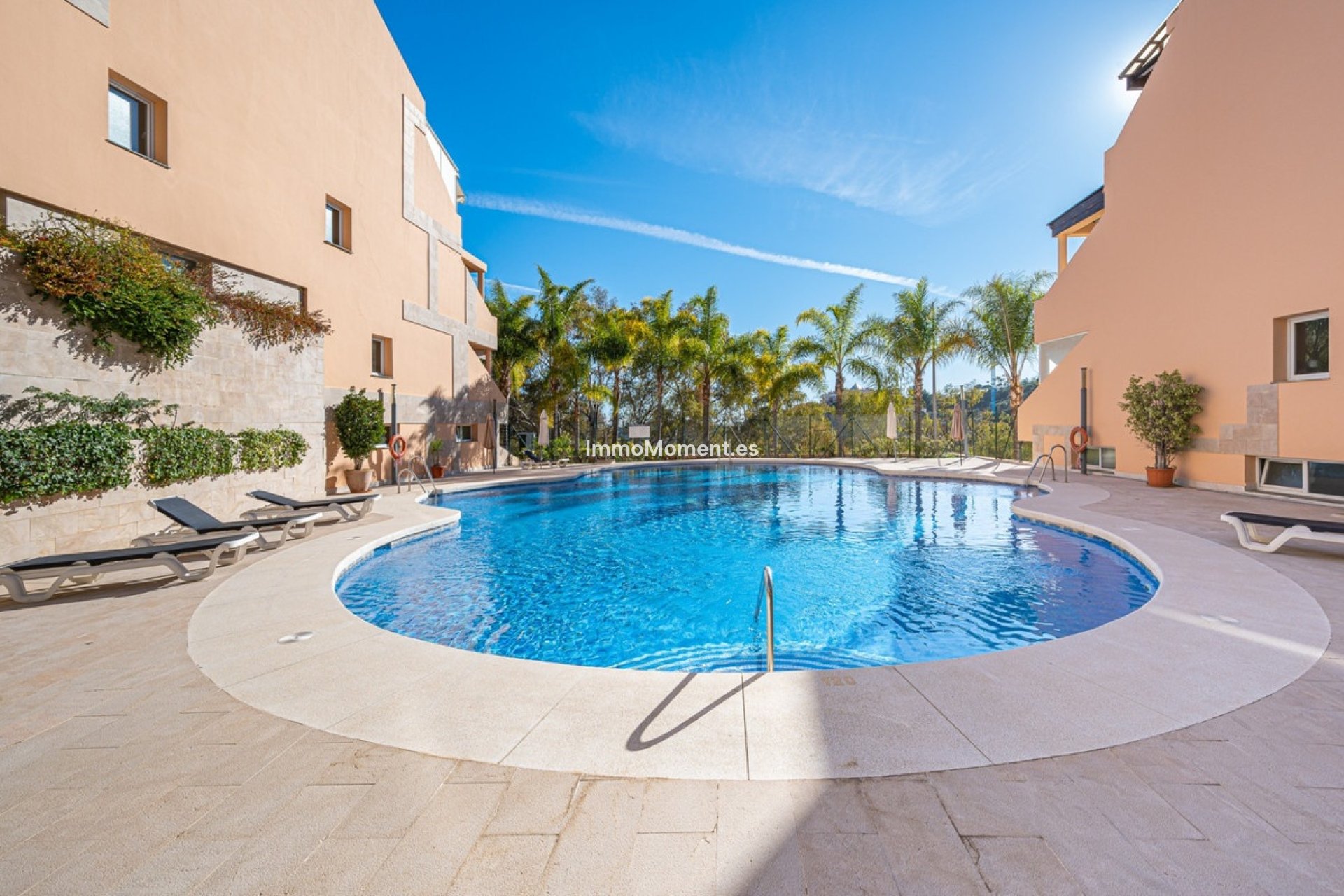 Resale - Apartment - Marbella - Nueva Andalucía