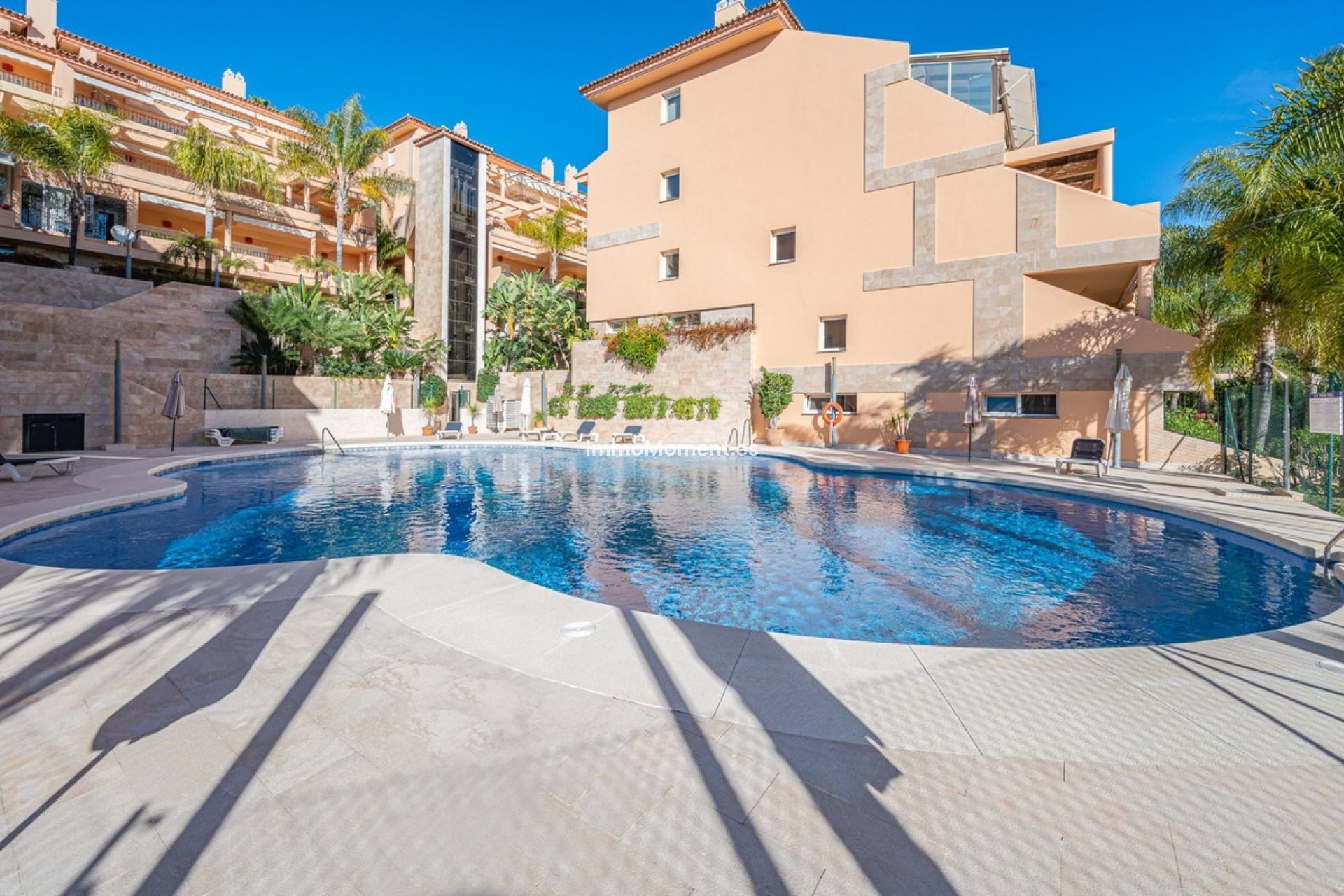 Resale - Apartment - Marbella - Nueva Andalucía