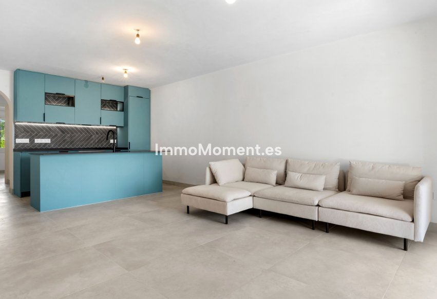Resale - Apartment - Marbella - Nueva Andalucía
